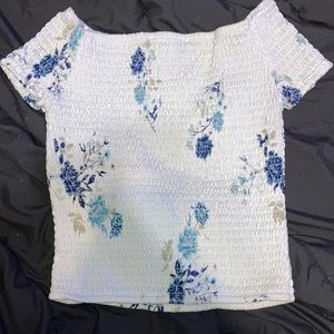 Medium crop top urban planet